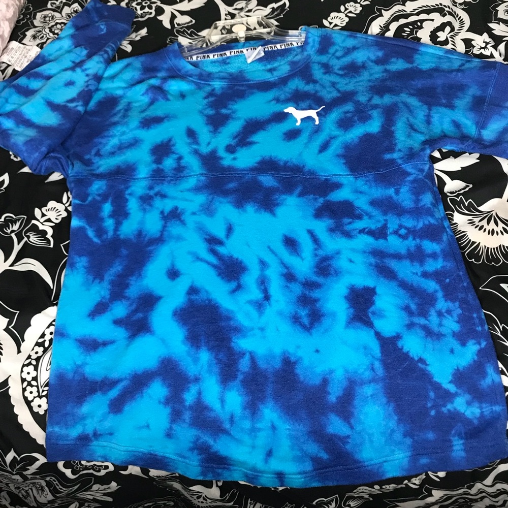 Tie Dye VS Sweater